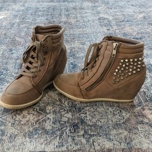 Aldo wedge bootiee